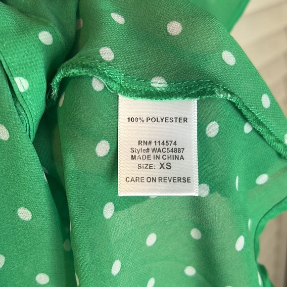 Green with white polka dot peplum top from Pleione EUC - Picture 4 of 4